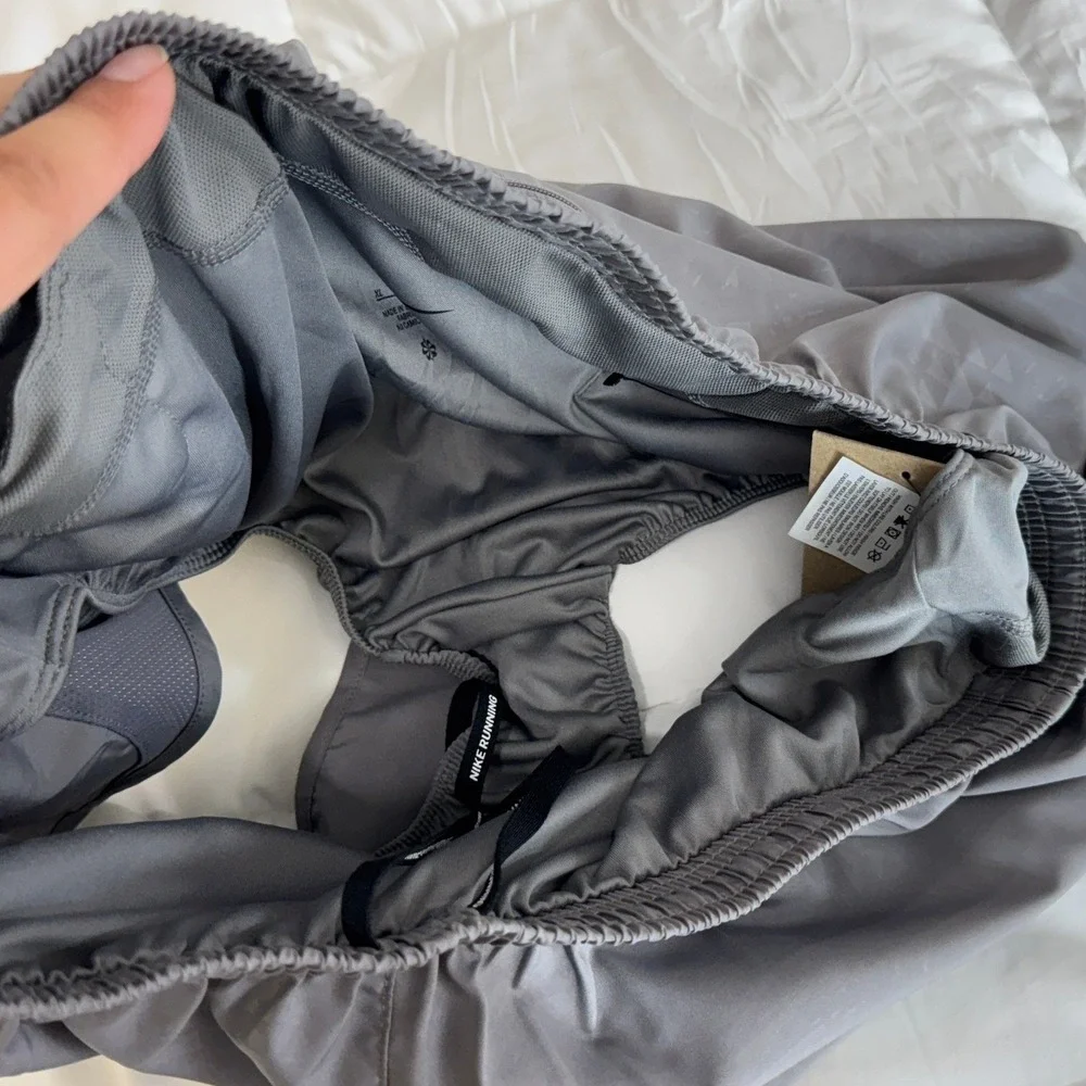 Nike Womens XL Dri-FIT Running Shorts Gray Athletic Gym‎ Zipper Pocket